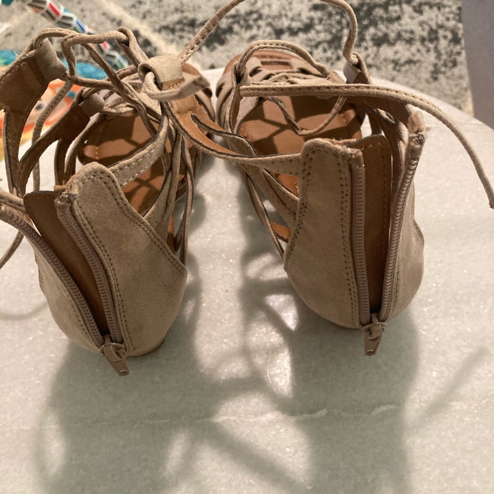 Strappy Warrior sandal crown vintage